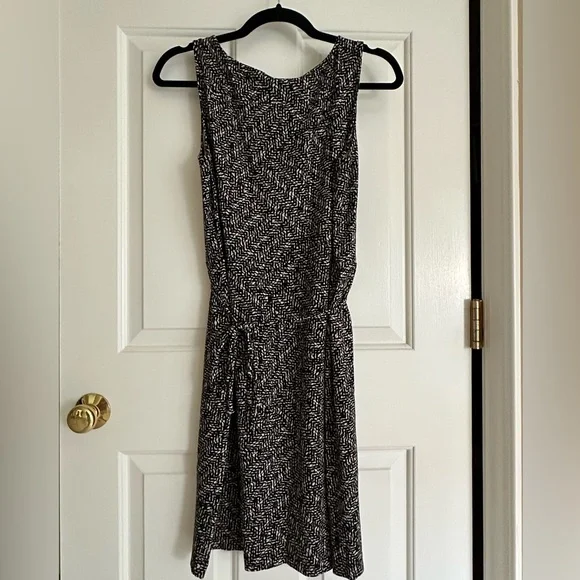 Ann Taylor sheath dress, Medium petite - Picture 2 of 4